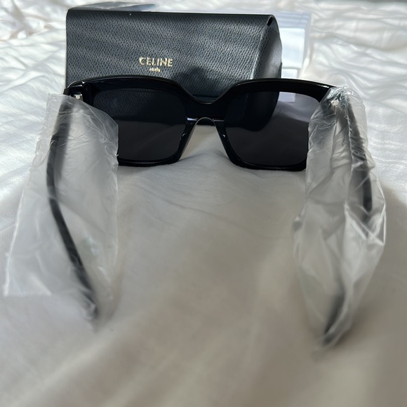 CELINE MONOCHROMS 03 SUNGLASSES IN ACETATE
BLACK - Picture 6 of 10